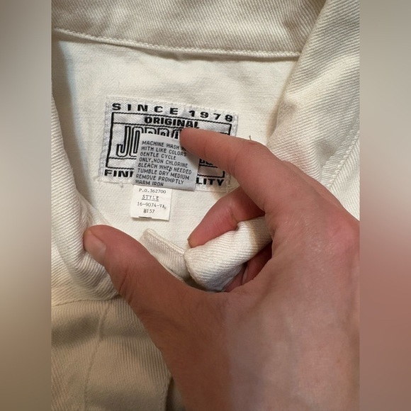 VINTAGE 80’s JORDACHE white denim jacket with ricrac trim - Picture 6 of 10